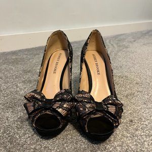 7 1/2 Audrey Brooke Gently used black and tan heels